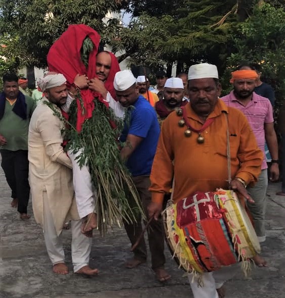 मॉ नन्दादेवी के डोले की प्रतिष्ठा के साथ हुआ मेले का शुभारंभ