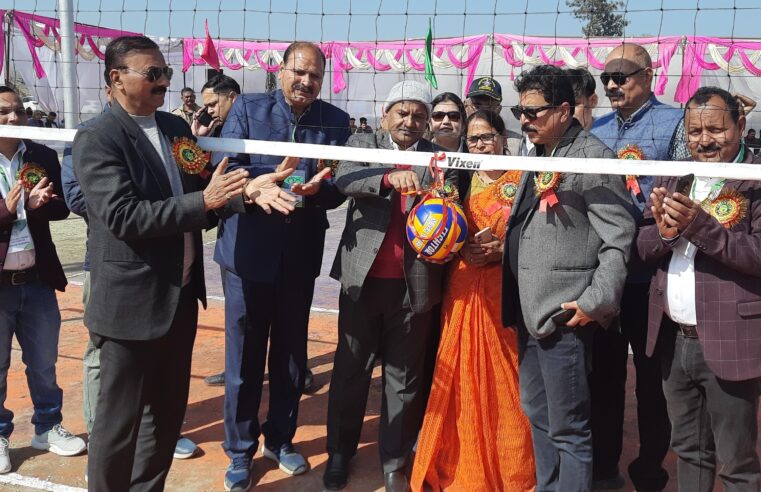 शांतिपुरी बॉलीबॉल क्लब ने अयोध्या हॉस्टल को हराकर  जीता उद्धघाटन मैच