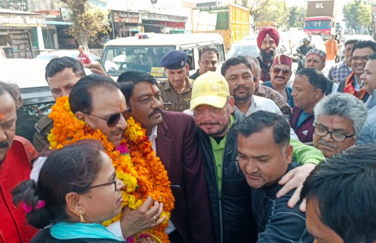 भाजपा कार्यकर्ताओं ने अजय भट्ट का नगला किया जोरदार स्वागत