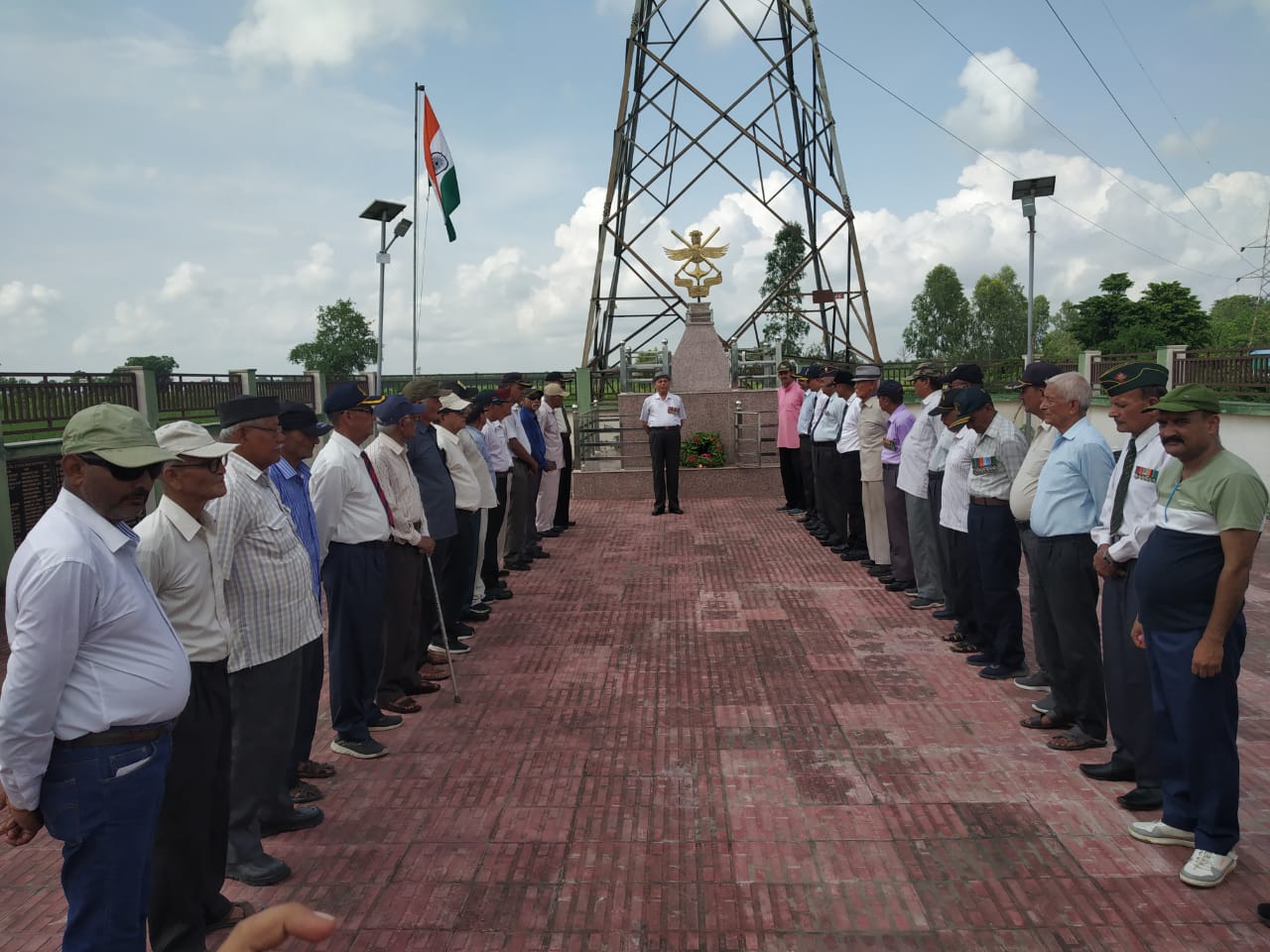 शांतिपुरी में पूर्व सैनिकों ने कारगिल शहीदों को दी श्रदांजलि