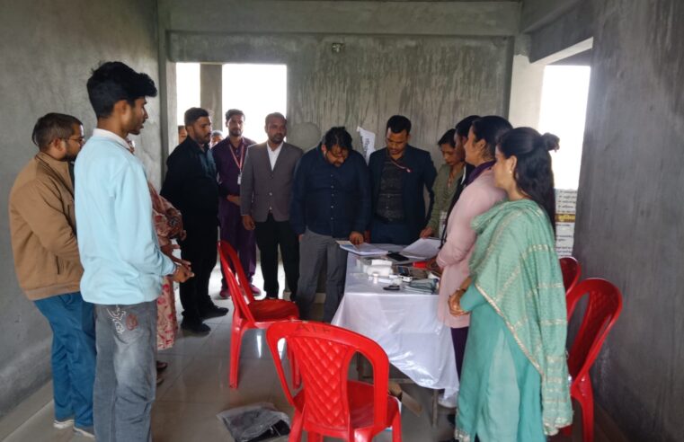 नगला निशुल्क स्वास्थ्य शिविर में दर्जनों लोगो ने लिया लाभ