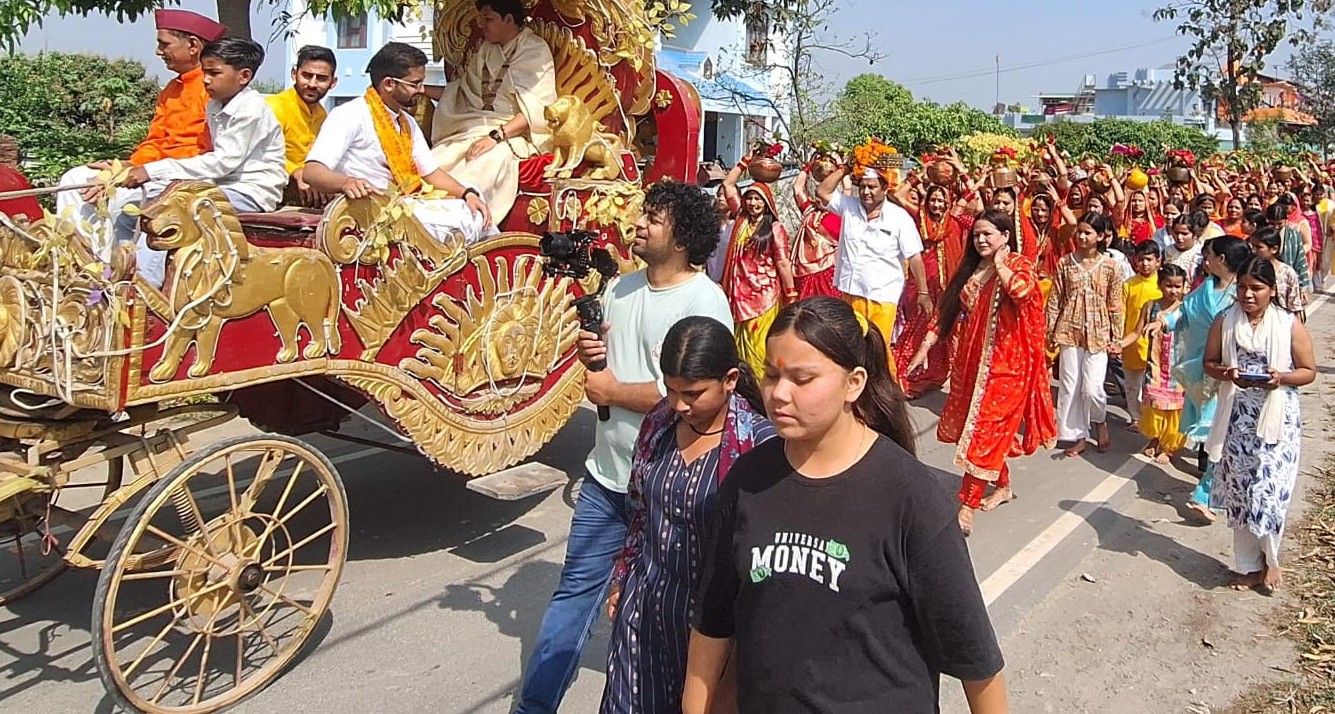 विशाल कलश यात्रा के साथ शांतिपुरी न०४ श्री राम कथा का शुभारंभ